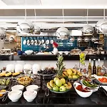 Ramada & By Wyndham Izmir Hotel