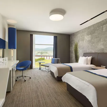 Ramada & By Wyndham Izmir Hotel 4*