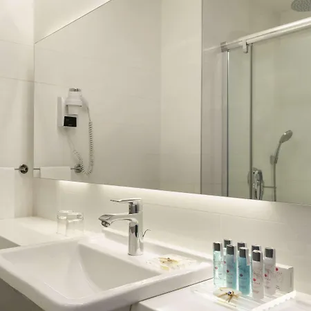 Hotel Ramada & By Wyndham Izmir 4*