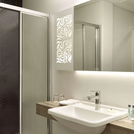 Hotel Ramada & By Wyndham Izmir Kemalpasa (Izmir)
