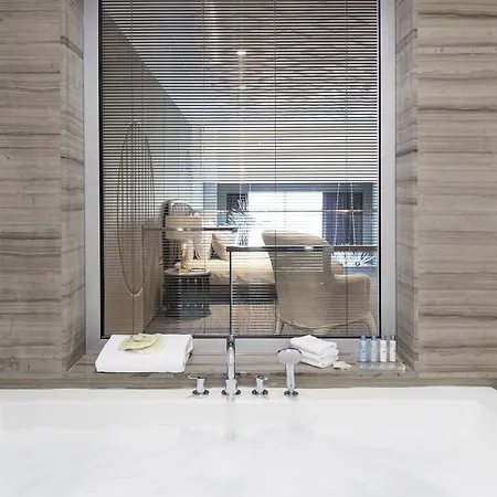 Ramada & By Wyndham Izmir מלון 4*