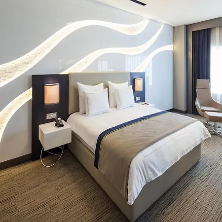 Ramada & By Wyndham Izmir 4*