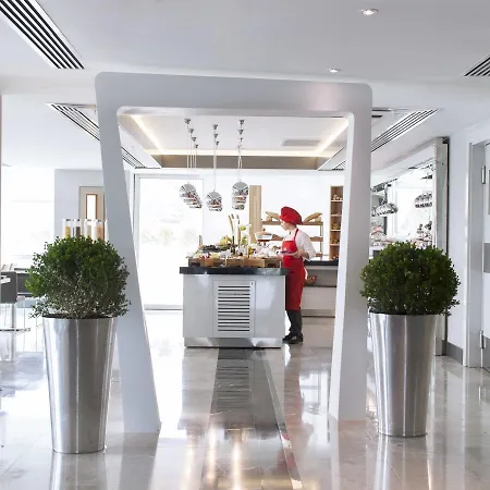 Ramada & By Wyndham Izmir Kemalpasa (Izmir)
