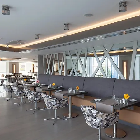 Ramada & By Wyndham Izmir Kemalpasa (Izmir)