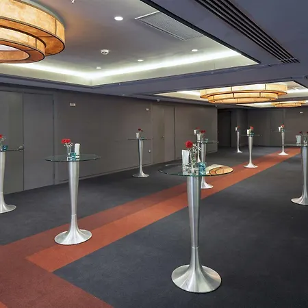Ramada & By Wyndham Izmir Kemalpasa (Izmir)