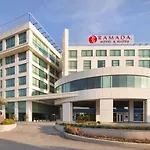 Ramada & By Wyndham Izmir Hotel 4*