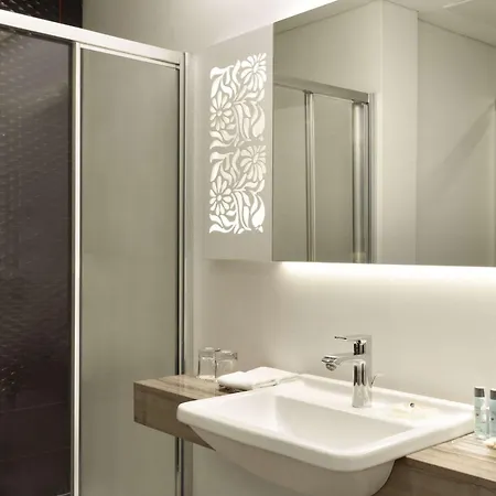 Hotel Ramada & By Wyndham Izmir Kemalpasa (Izmir)