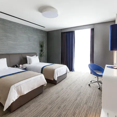 酒店 Ramada & By Wyndham Izmir 4*