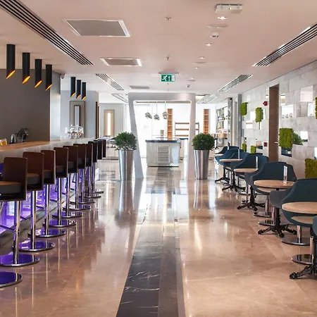 Ramada & By Wyndham Izmir 4*