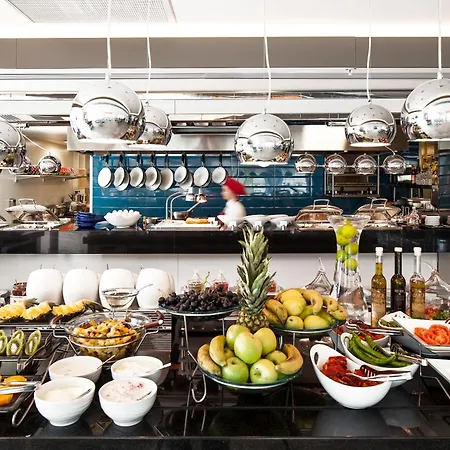 Ramada & By Wyndham Izmir Hotel