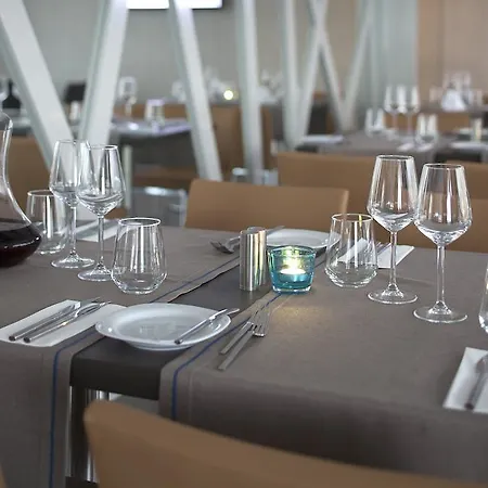 Отель Ramada & By Wyndham Izmir