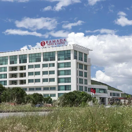 Ramada & By Wyndham Izmir Отель Кемальпаша