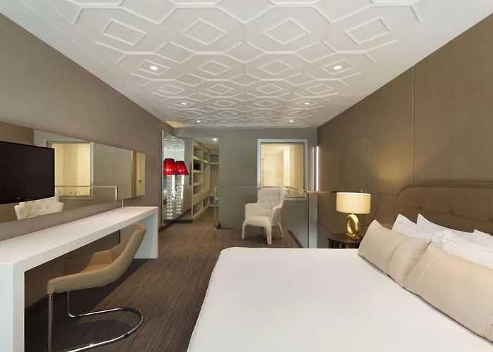 Ramada & By Wyndham Izmir Kemalpasa (Izmir)