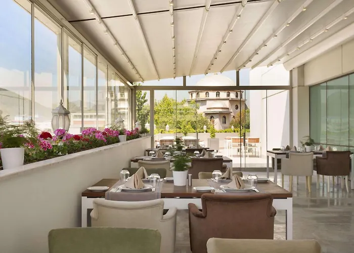 Ramada & By Wyndham Izmir 4*