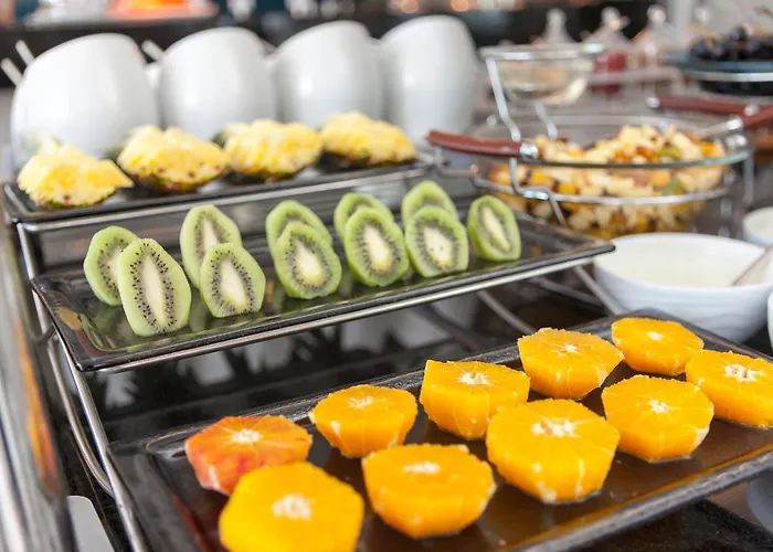 Ramada & By Wyndham Izmir Kemalpasa (Izmir)