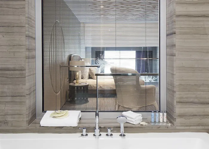 Ramada & By Wyndham Izmir Hotel 4*