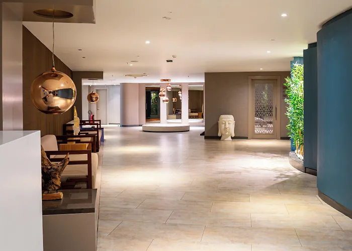 Hotel Ramada & By Wyndham Izmir 4*