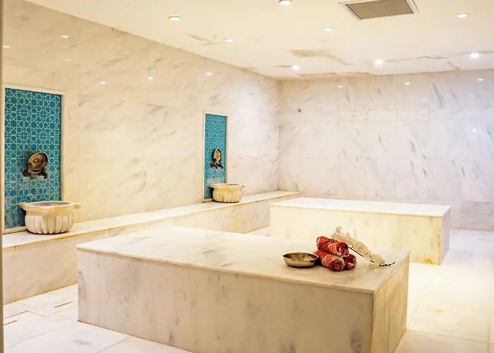 Ramada & By Wyndham Izmir Kemalpasa (Izmir)