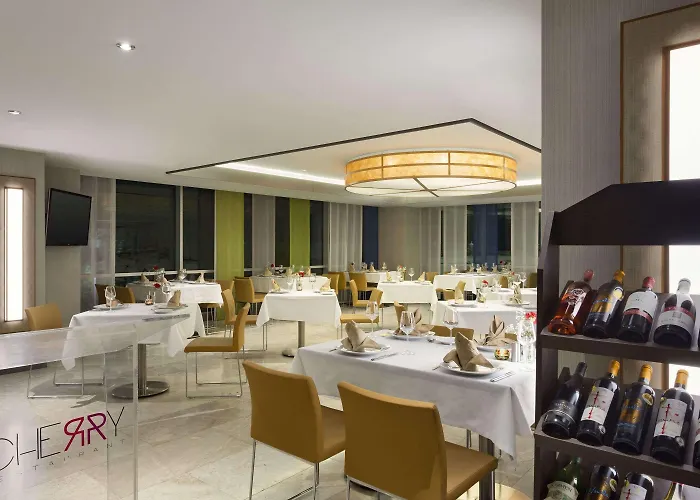 Ramada & By Wyndham Izmir Hotel