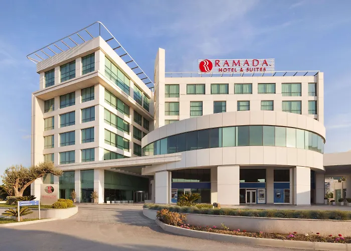 Ramada & By Wyndham Izmir Hotel 4*