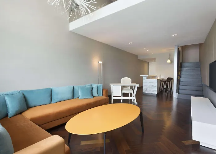 Ramada & By Wyndham Izmir Hotel 4*