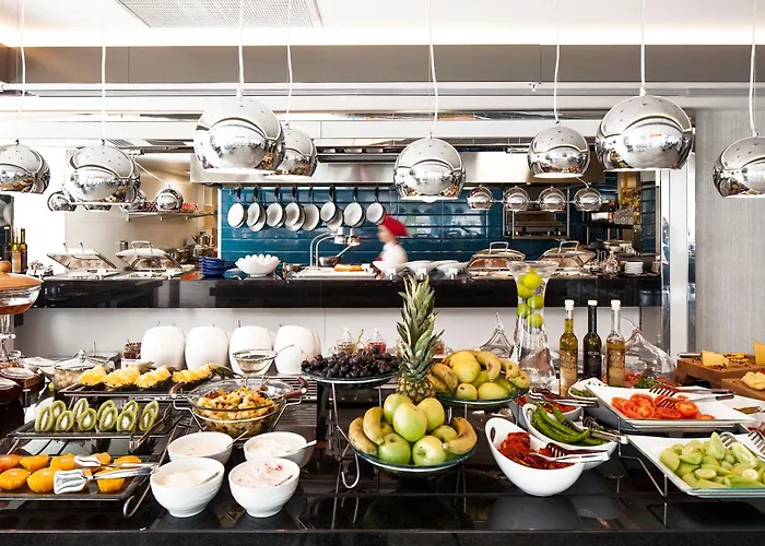 Ramada & By Wyndham Izmir Hotel