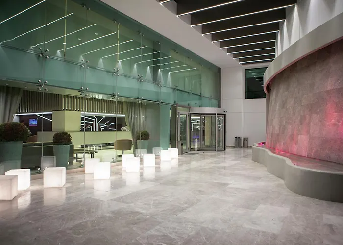 Ramada & By Wyndham Izmir Hotel