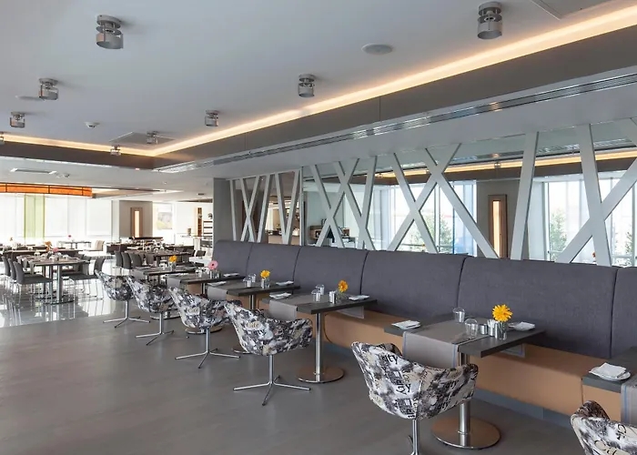 Ramada & By Wyndham Izmir Kemalpasa (Izmir)