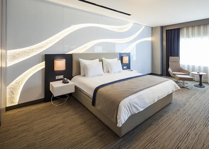 Ramada & By Wyndham Izmir Kemalpasa (Izmir)