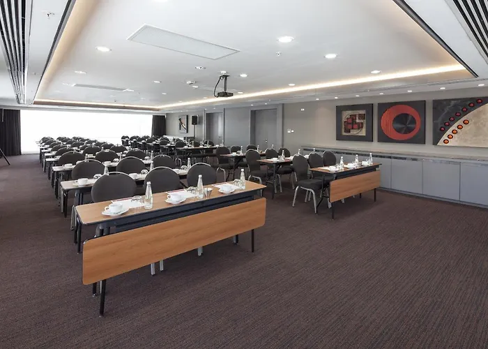 Ramada & By Wyndham Izmir Hotel